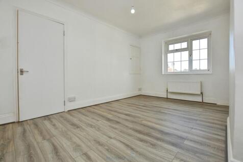 pbox-bedroom-328429.JPG