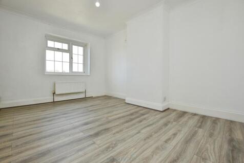 pbox-bedroom-328429.JPG