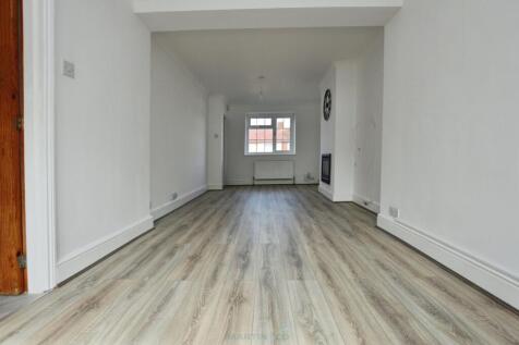 pbox-living_room-328429.JPG