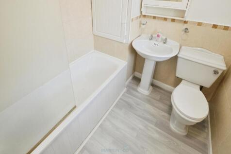 pbox-bathroom-328429.jpg
