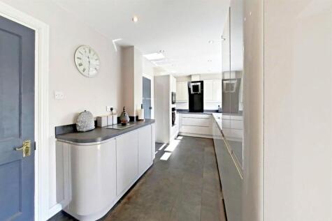 Kitchen (3)_pe.jpg