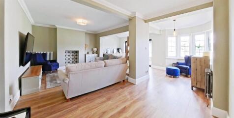 Lounge (2).jpg