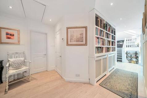 Hallway/ Stairs