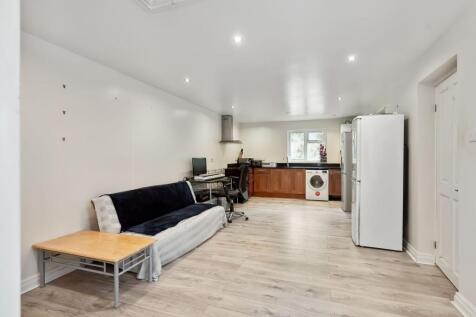 Kitchen / Living Room / Dining Area