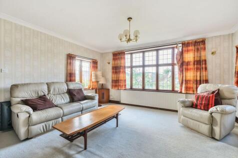 Lounge /Dining Room