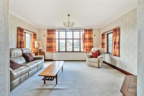 Lounge /Dining Room