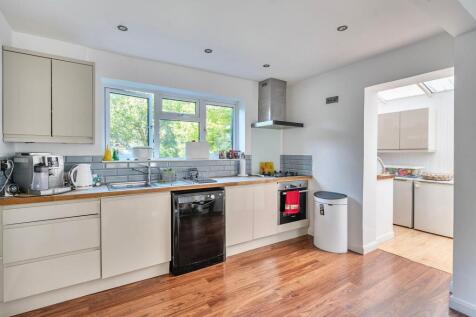 Kitchen room / Dining Room