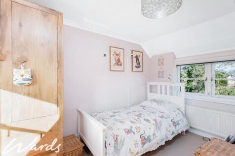 f137d5cc-Bedroom 203