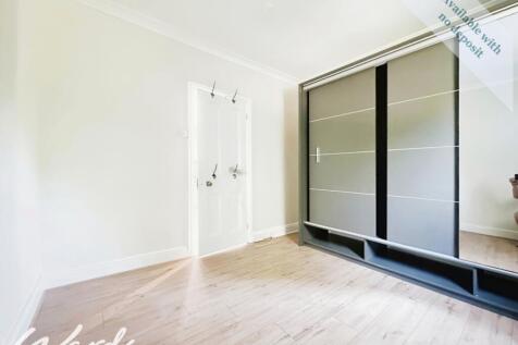 f0d26552-Bedroom