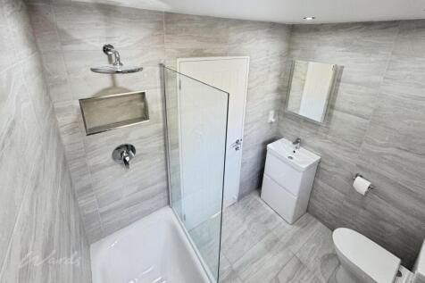 e0453c9c-bathroom