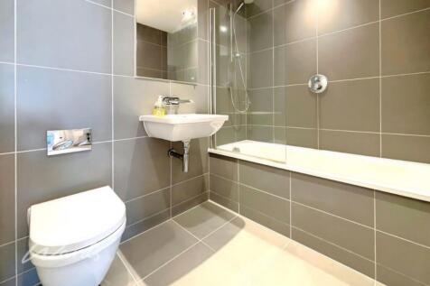 98bfd8f5-Bathroom