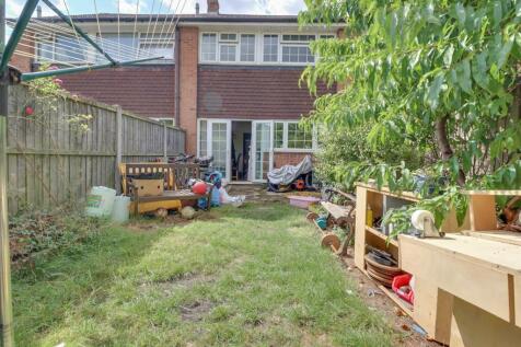 54 ALICIA AVENUE-11.jpg