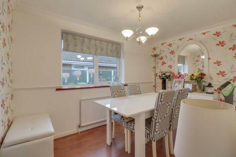 204 BEAUCHAMPS DRIVE INSIDE-14.jpg