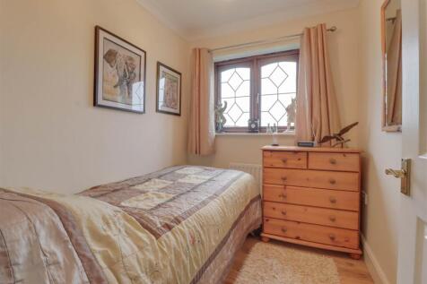 38 MERSEA CRES INSIDE-10.jpg