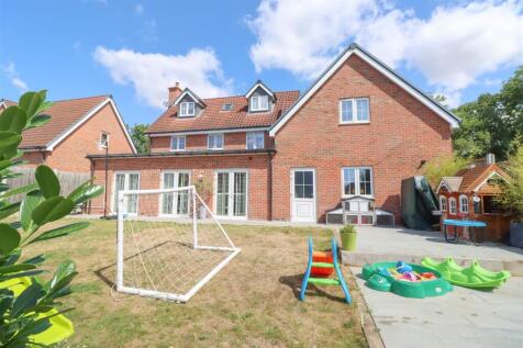 6 GORSE WOOD VIEW NEW FRONT-7.jpg