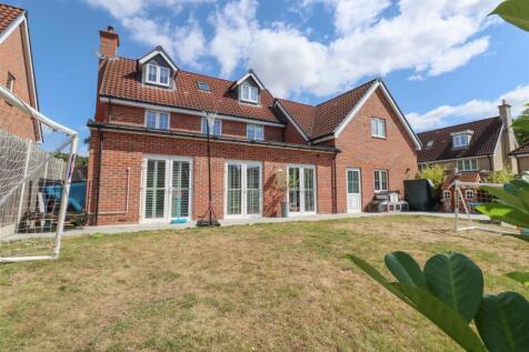 6 GORSE WOOD VIEW NEW FRONT-9.jpg