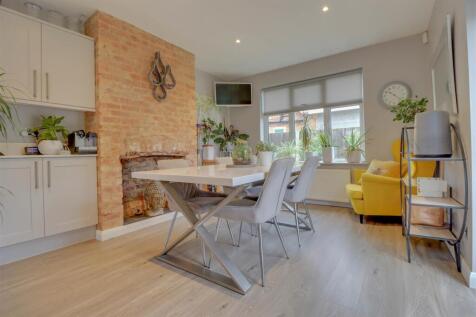 210NevendonRoad-27.jpg