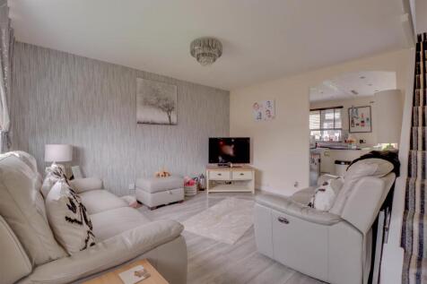17 Pebmarsh Drive_-15.jpg