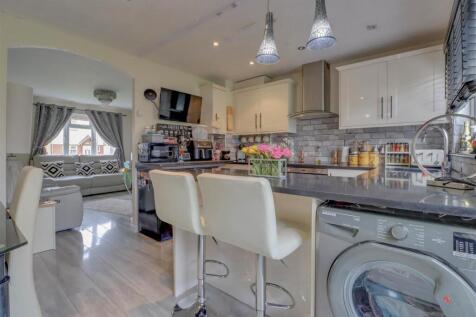 17 Pebmarsh Drive_-22.jpg