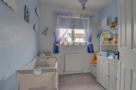 17 Pebmarsh Drive_-3.jpg