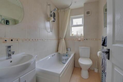 17 Pebmarsh Drive_-7.jpg