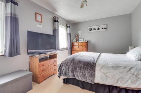LEASWAY ENFIELD ROAD-2.jpg