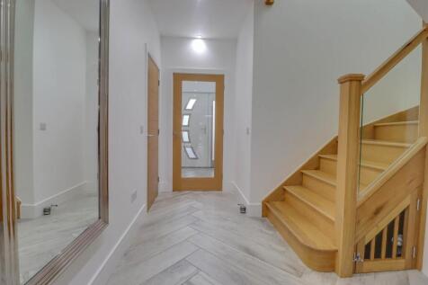 93 SWAN LANE INSIDE 2024 (15).jpg