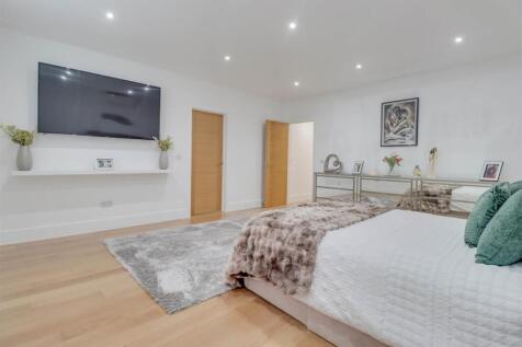 93 SWAN LANE INSIDE 2024 (8).jpg