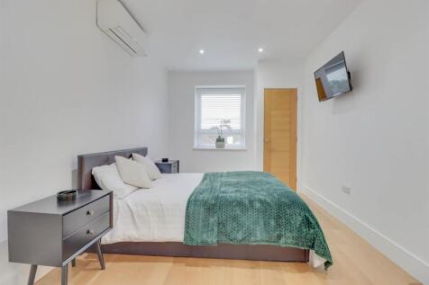 93 SWAN LANE INSIDE 2024 (41).jpg