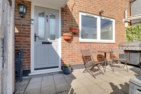 8A RUNWELL ROAD-11.jpg