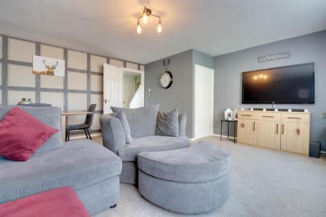 8A RUNWELL ROAD-3.jpg