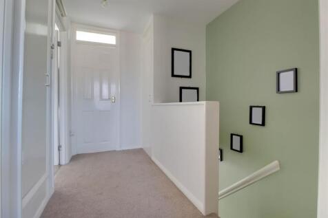 8A RUNWELL ROAD-10.jpg