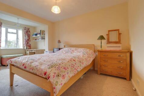 14 LABURNAM AVENUE-3.jpg