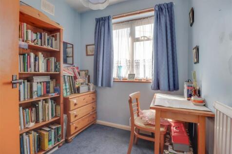 9 KINGLEY CLOSE-9.jpg