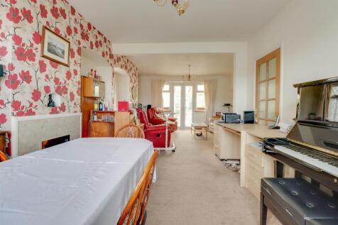 3 GLEBE ROAD WICKFORD-9.jpg