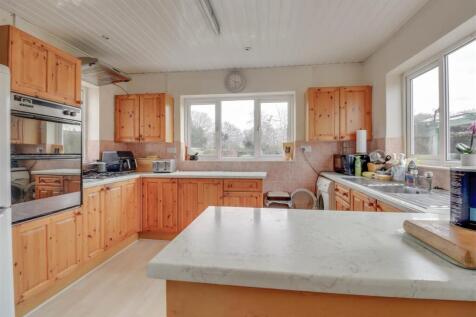 3 GLEBE ROAD WICKFORD-11.jpg