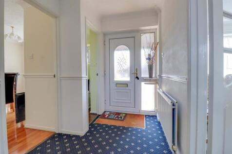 5 HORNCHURCH INSIDE.jpg