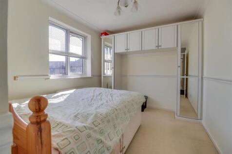 5 HORNCHURCH INSIDE-12.jpg
