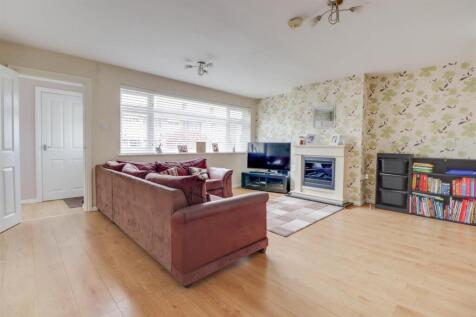 11 SUDBROOK CLOSE INSIDE-2.jpg