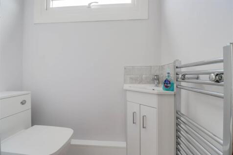 11 SUDBROOK CLOSE INSIDE-4.jpg