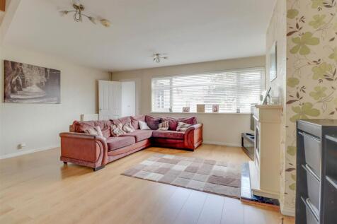 11 SUDBROOK CLOSE INSIDE-3.jpg