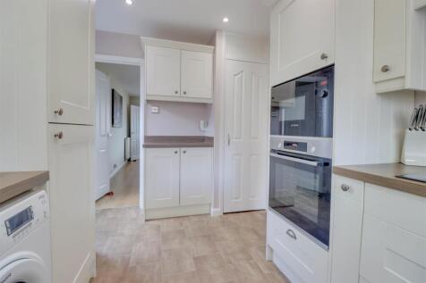 11 SUDBROOK CLOSE INSIDE-7.jpg