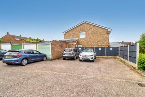 11 SUDBROOK CLOSE OUTSIDE-4.jpg
