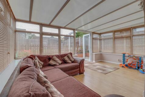 11 SUDBROOK CLOSE NEW INSIDE SHOTS-4.jpg