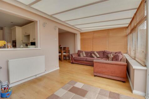 11 SUDBROOK CLOSE NEW INSIDE SHOTS-5.jpg
