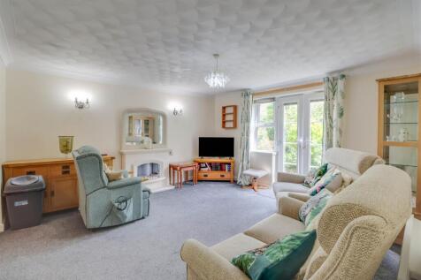 6 SYCAMORE COURT-3.jpg