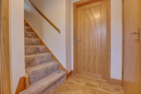 8 JOHNSONS CLOSE-2.jpg