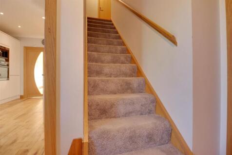 8 JOHNSONS CLOSE-18.jpg