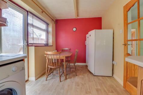 6 TIDWORTH AVENUE-3.jpg