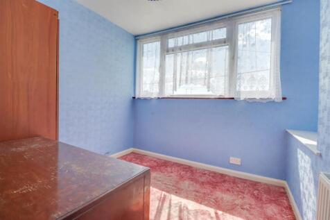 6 TIDWORTH AVENUE-13.jpg